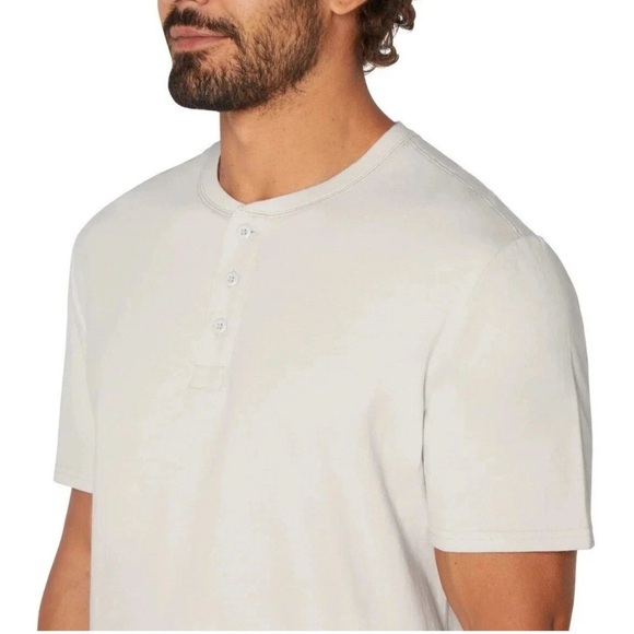 GAP Men’s Short Sleeve 3 Button Henley Tee Gray Size Large - Picture 5 of 13